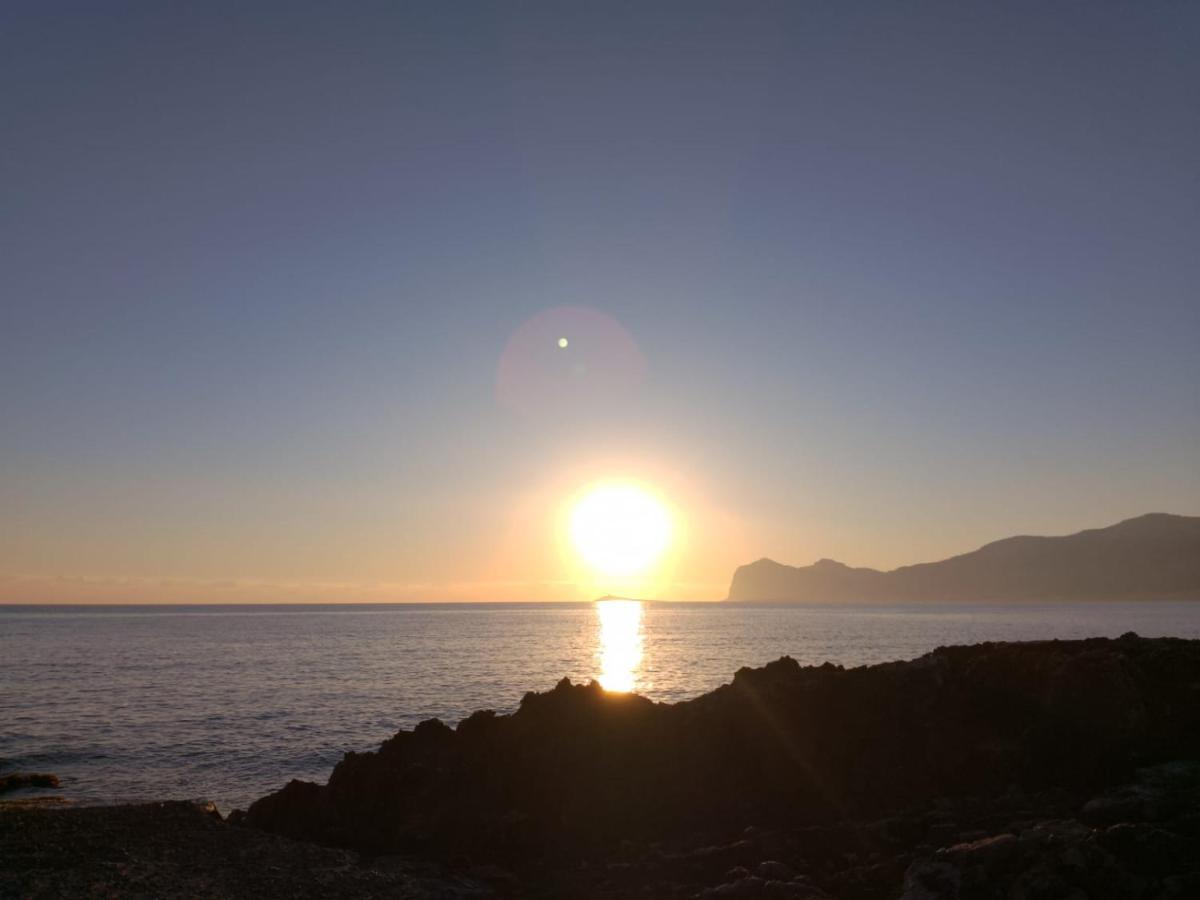 Amecasa - Casa Vacanze Sicilia カリーニ エクステリア 写真