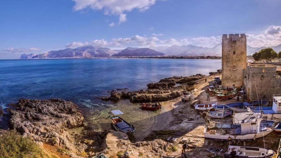 Amecasa - Casa Vacanze Sicilia カリーニ エクステリア 写真